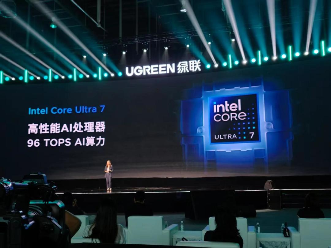 AI NAS、77个工具与500元千亿模型：双十一进HomeLab前，先分清你付的是哪一层