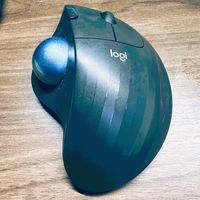 罗技M575实测:自从玩上这个球,普通鼠标再也不香了!