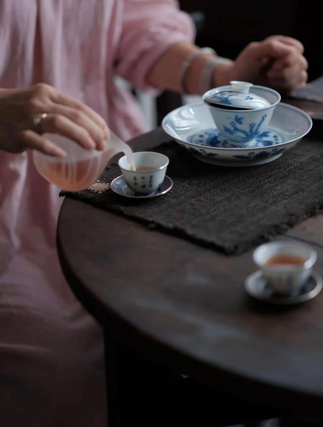 入秋开饼，第一泡倒掉前手一抖：洗不洗，先看茶