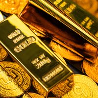 金饰克价跌穿1200元背后：国际金价传导与零售端调价逻辑解析