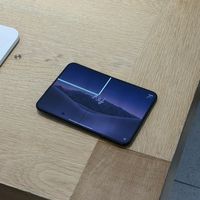 iPhone Duo屏幕开裂集中在铰链正上方，苹果称“少数个案”：内屏保外维修7998元