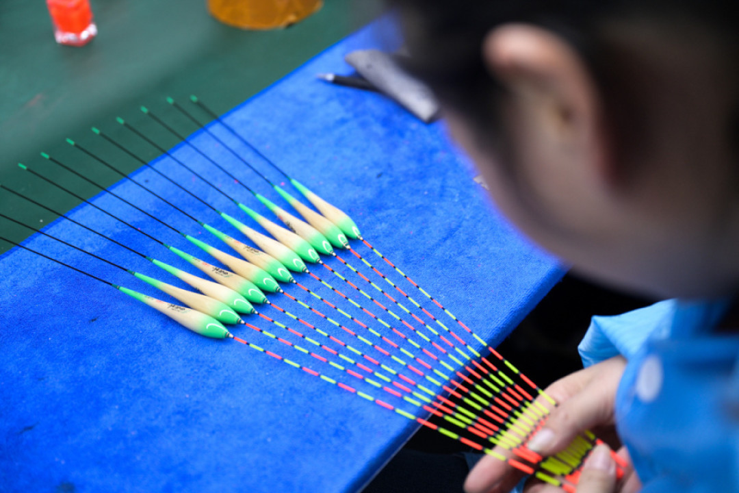 冬钓夜光漂先换对电池：316、322、425一次分清