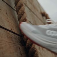 CGX障碍跑鞋湿地止滑性能实测