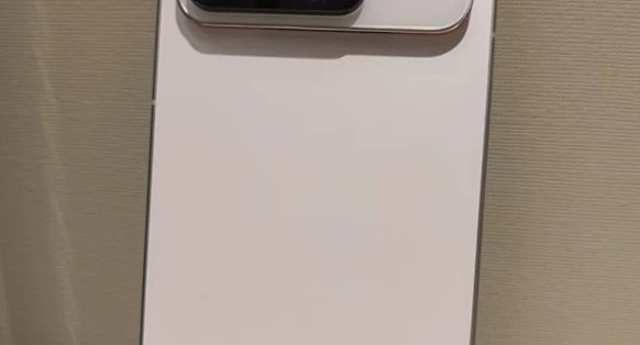 贵1850元到底多了啥？荣耀WIN2和WIN RT2真机对比，看完就知道了