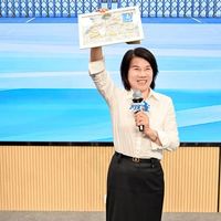 “十几岁的娃娃谈恋爱，这不允许”：董明珠技校开学第一课，从整治校园超市讲起