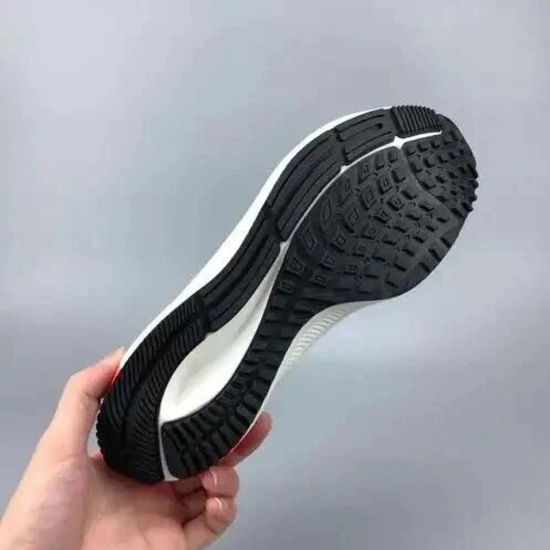 都说碳板让你跑得更快，那块板子到底干了什么活