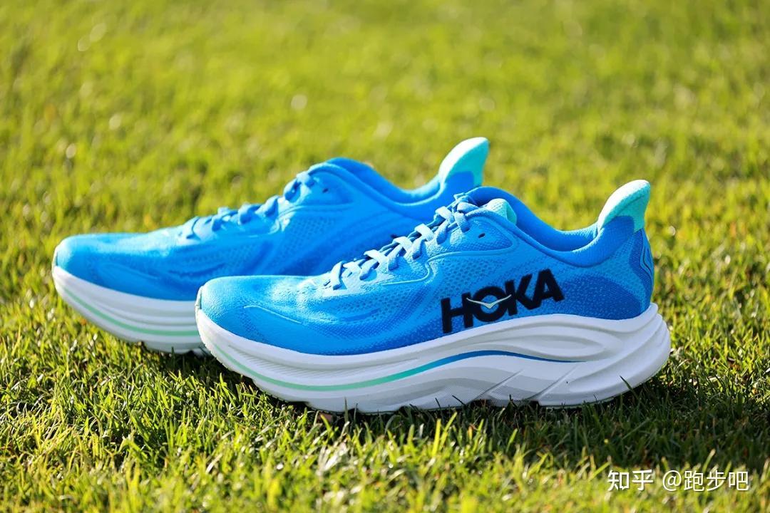 HOKA克利夫顿10双11只降到六折档,半年前却有人接近五折入手:这双前代万金油现在买亏吗?