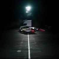 特斯拉Roadster“坠桥后飞回”视频刷屏热搜，多方核实：系AI生成