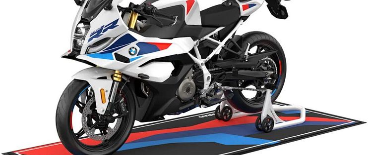全网都在喊F450RR"小双R"，我翻出了三年前G310RR的价签：宝马小排量的定价向来嘴硬，成交价从来老实