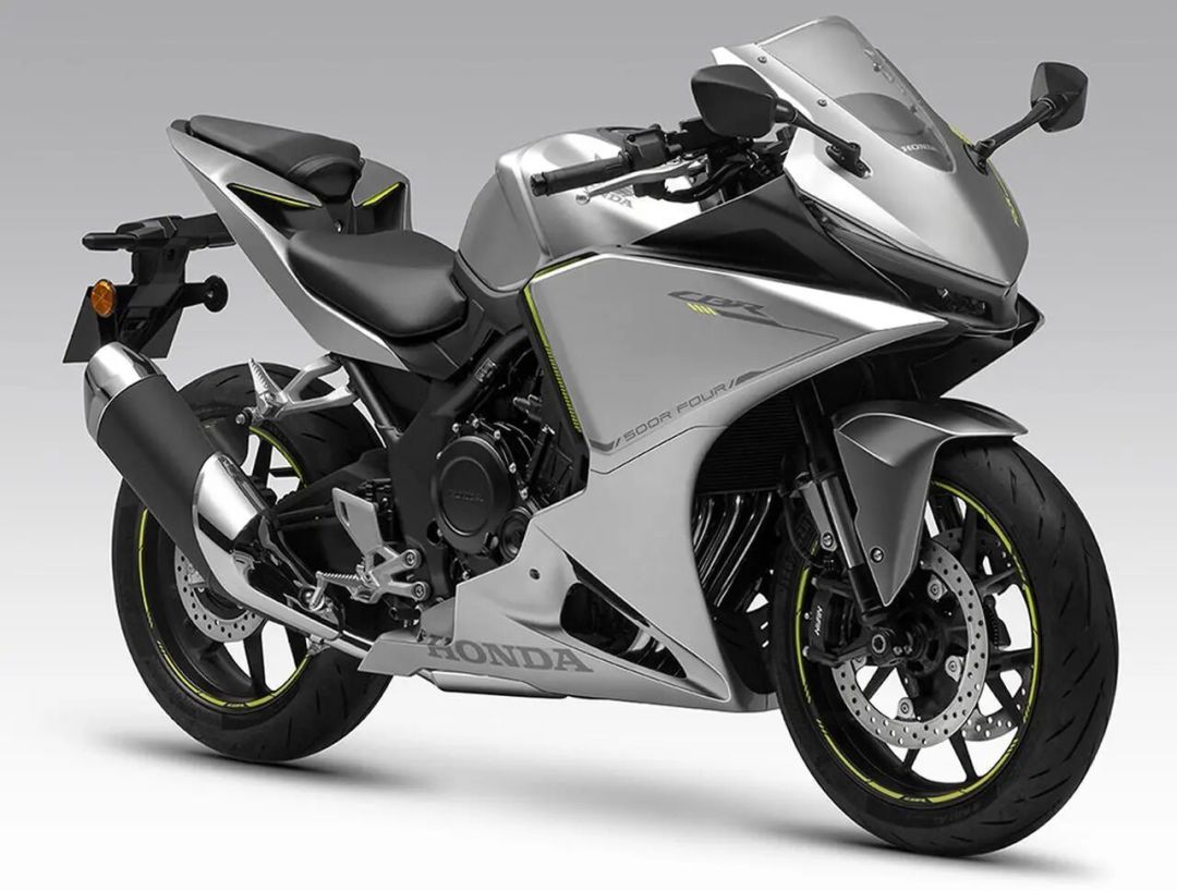 全网都在喊F450RR"小双R",我翻出了三年前G310RR的价签:宝马小排量的定价向来嘴硬,成交价从来老实