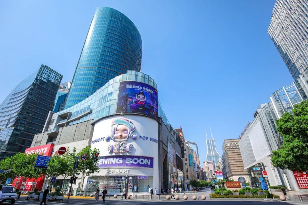 直播间里明星在“手搓”潮玩,东莞的设计师在等裁员通知