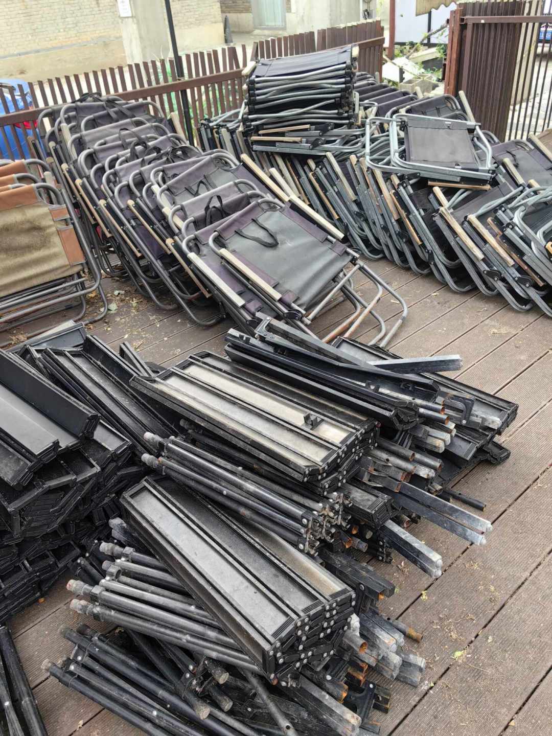 「观途V挂出285、挪客年年清仓」撞上「全新露营车150出、桌椅15一把」:双11蹲露营装备的对账党,付尾款前先把价梯、频次、残值这三本账对完