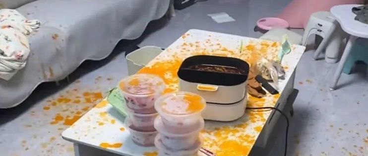 锅盖被顶飞、红油喷到天花板：这锅牛油火锅的下料顺序，冬天在家别照抄