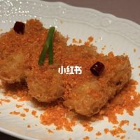 新荣记被点名缺货与服务费，铜锅涮肉接上降温局 | 美食探店10.25日报