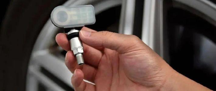 天冷胎压报警，多半不是扎钉