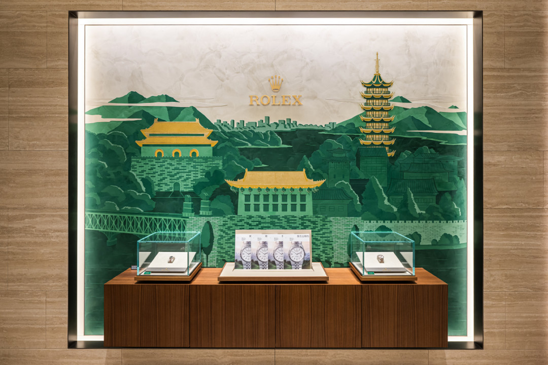 「金九银十还在跌」撞上「到店砍半、连避坑帖都是引流」：年底出劳力士的变现党，验表前先把价梯、附件、打款这三本账对完