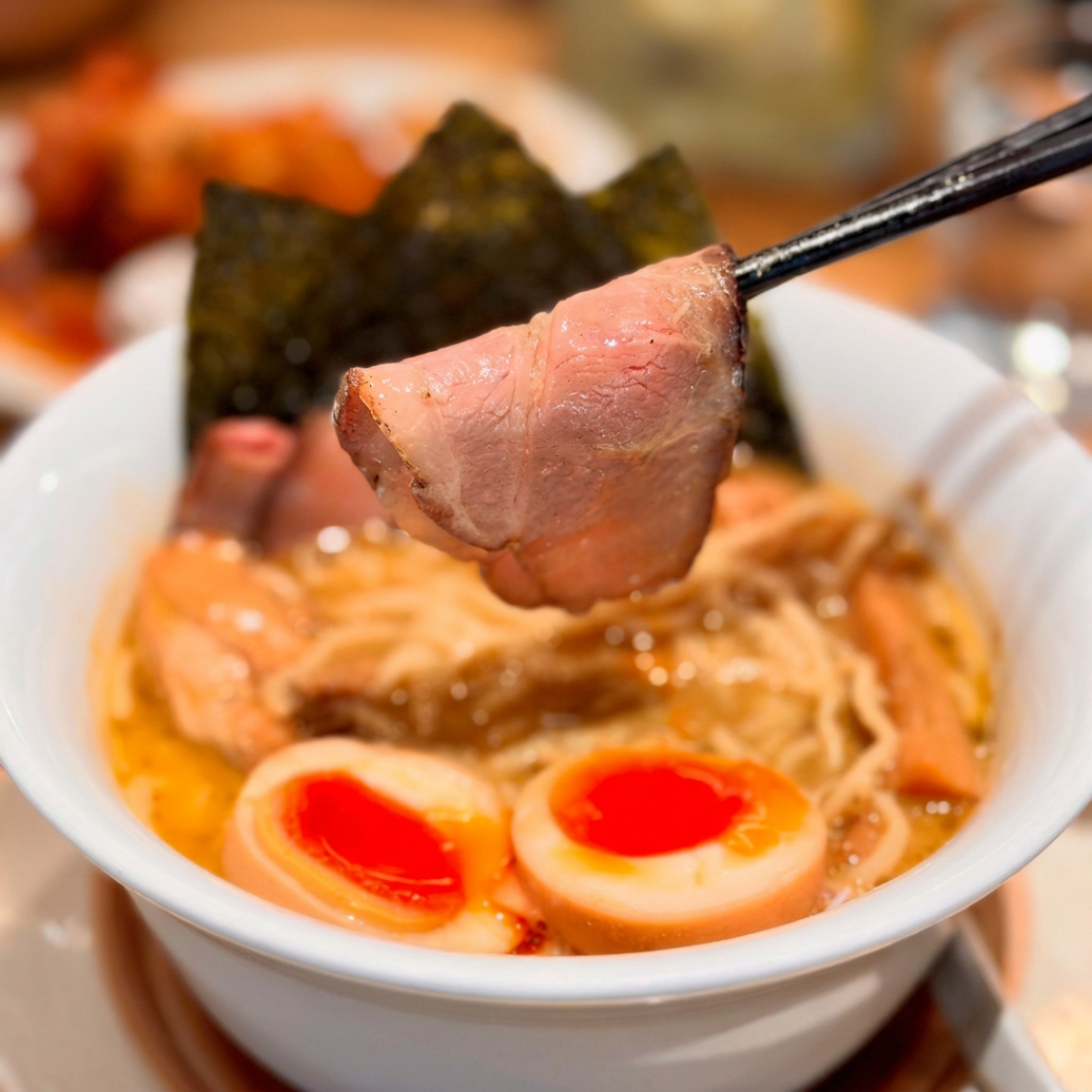 十月“一人食”手机摄影又火了：出片的主角不是食物，是“一个人”