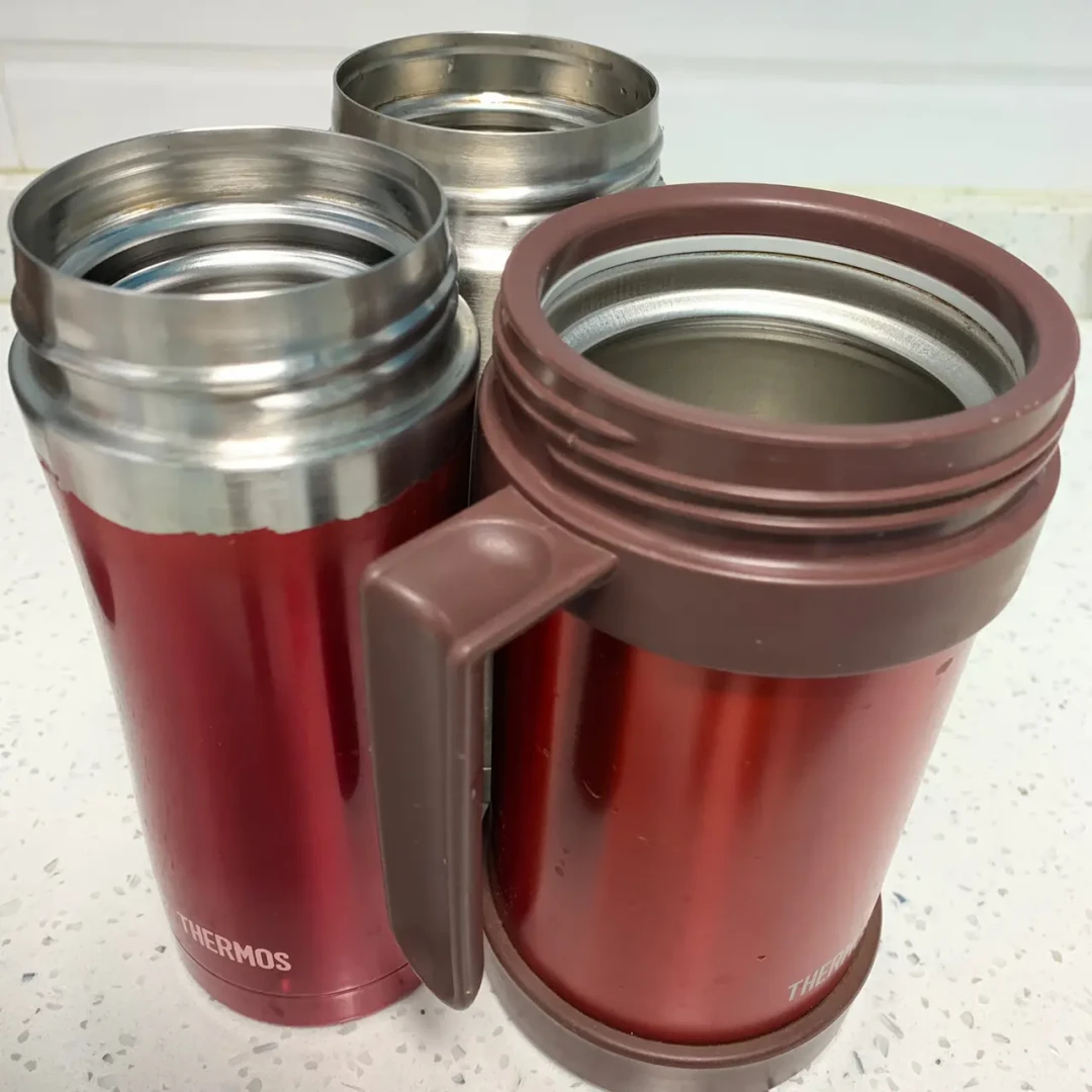 茶垢清洁剂把保温杯炸了？浸泡千万别拧盖：先分清茶垢和水垢，再挑酸和碱