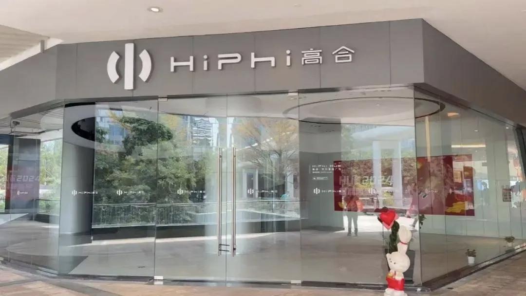 人民日报发问孤儿车：厂子倒了，电车还修得了吗？