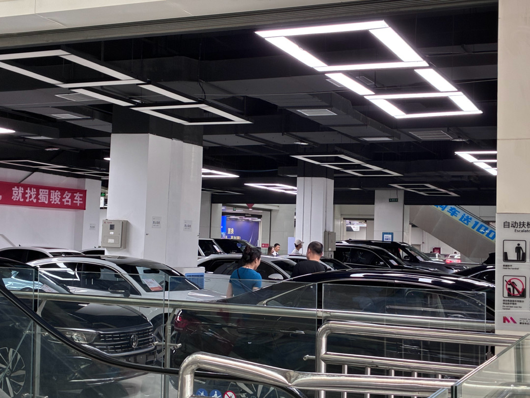 满街都是便宜的二手电车，车商不会主动告诉你的三个数