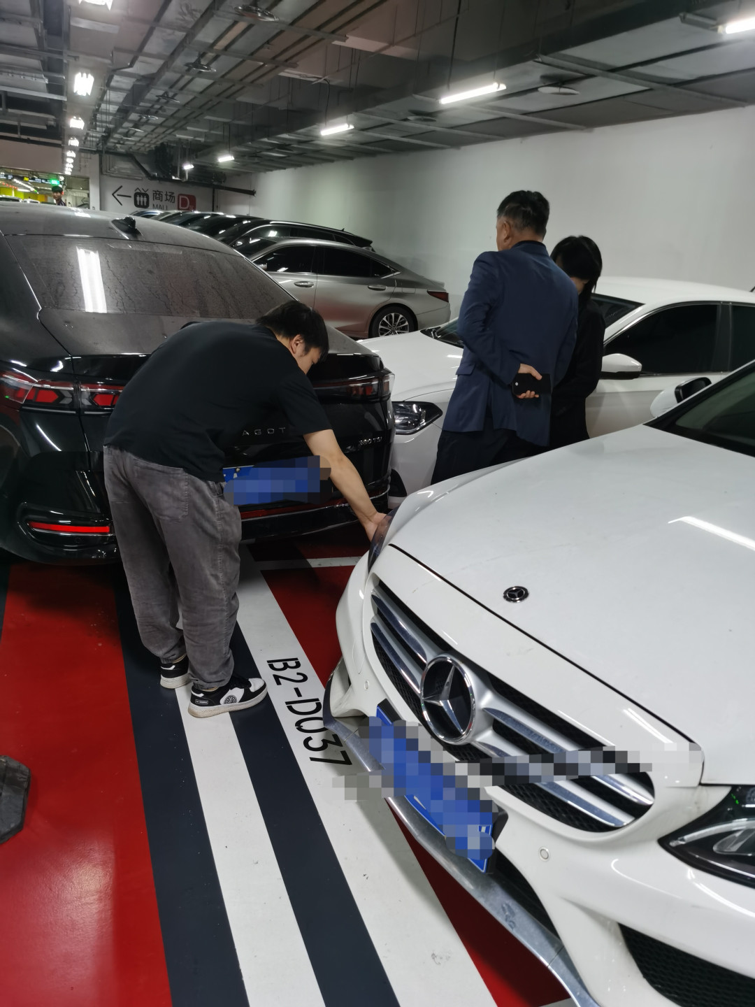 无人泊车撞了柱子,锅谁背?热搜揭了个底:责任写得清,