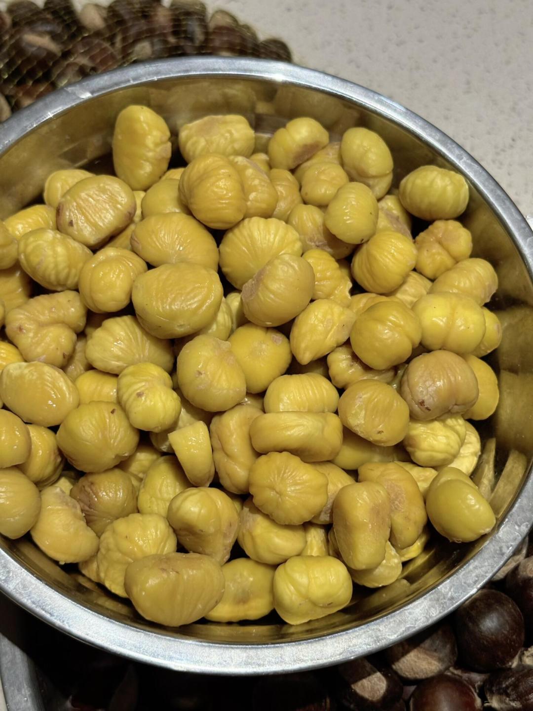 剥不出栗子?先把刀放下——窍门就藏在蒸锅里