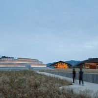 「一瓶麦卡伦拍出2000万」撞上「山崎18跌回5000」：双11囤威士忌的，付尾款前先把均价、来路、产能这三本账对完