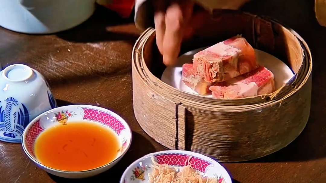 《乾隆第一次吃扬州肴肉》切片封面