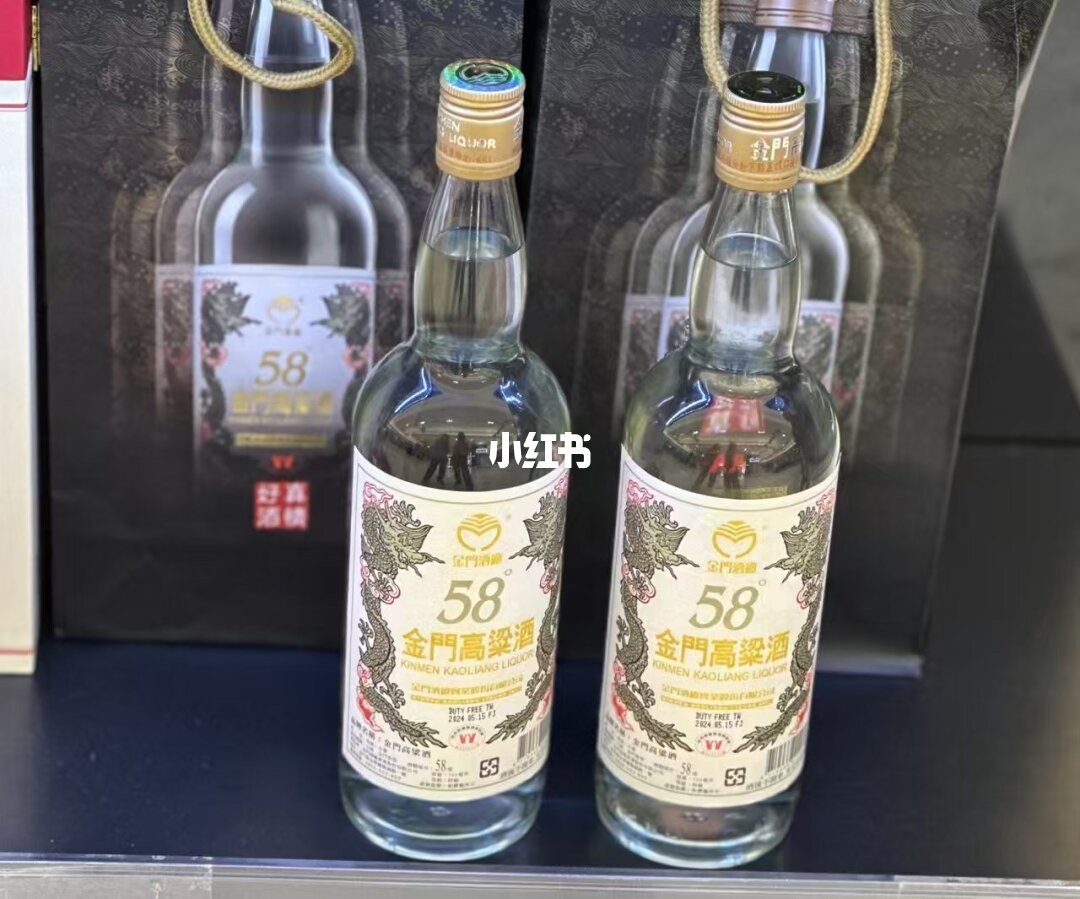 金门市区店铺与街景，采购动线里少不了酒行