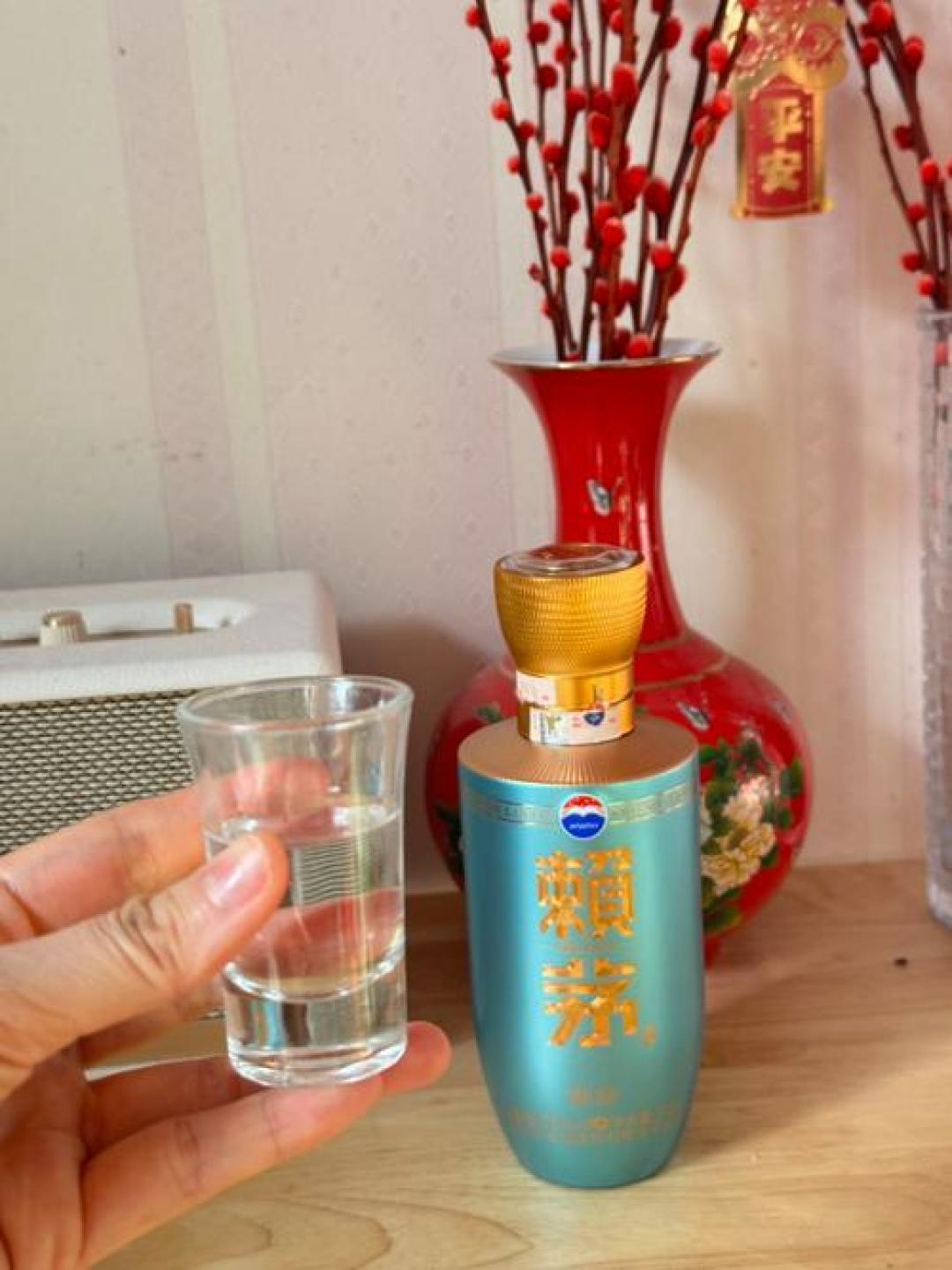 赖茅·曲咏指导价318、线报价140,差价在哪:先换算375ml的斤价,再决定这瓶“新手酱酒”要不要入