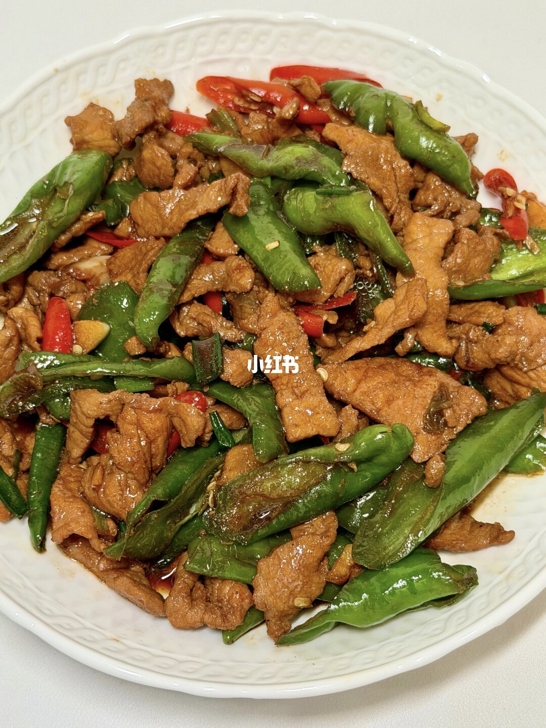 炒肉发柴真不怪火候：四个平台吵成四派的上浆之争，分水岭其实是你没打的那碗水