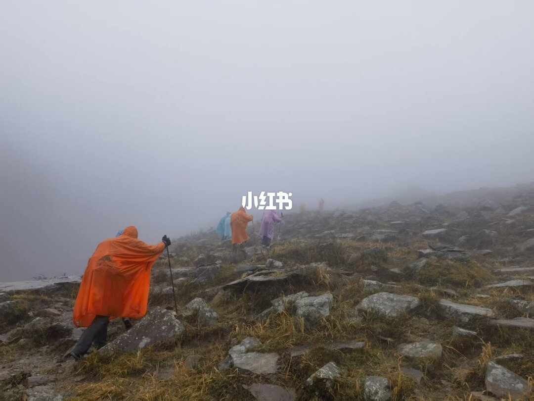 五台山的雨：原帖里的山脊行进与这只垃圾袋绑腿