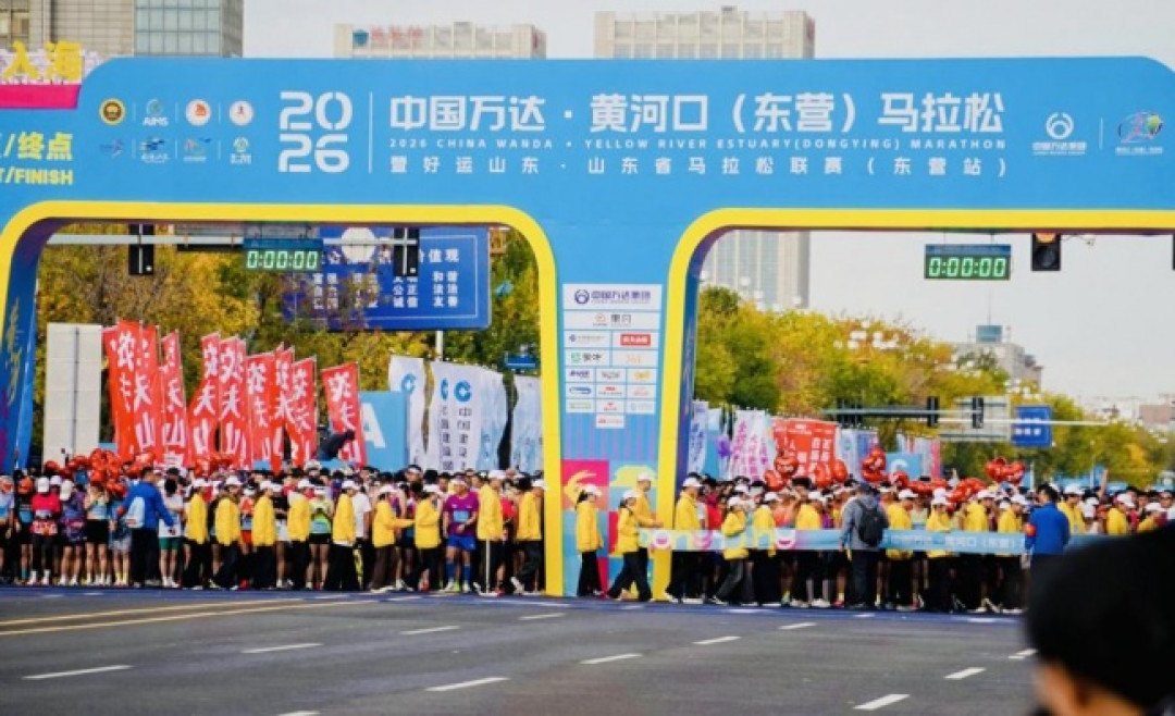秋冬比赛日的起跑线也是道墙：一张表+一件雨衣，别把状态输在冷上