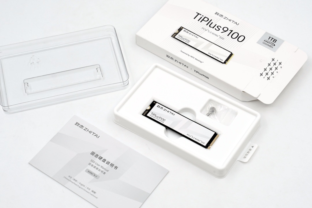 致态TiPlus9100盘体