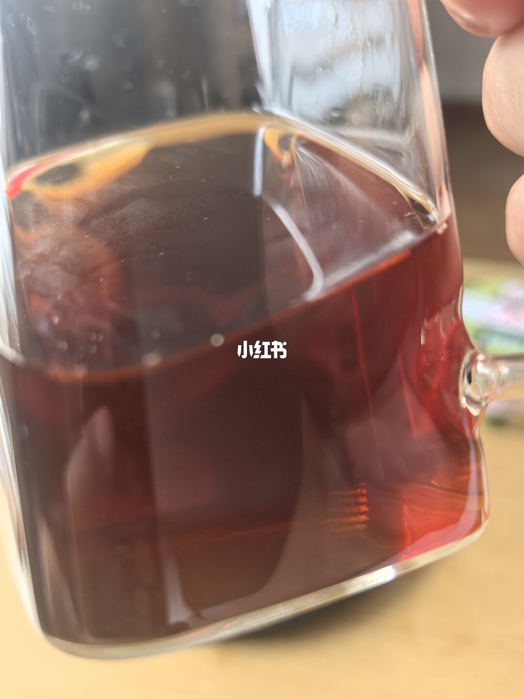 胖东来把下关沱茶卖到15元，抖音评论区有人说50多：一枚沱茶，把五条渠道的价目表摆回了同一张桌上