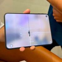 注意！苹果iPhone Duo翻车，使用几个小时屏幕出现裂痕
