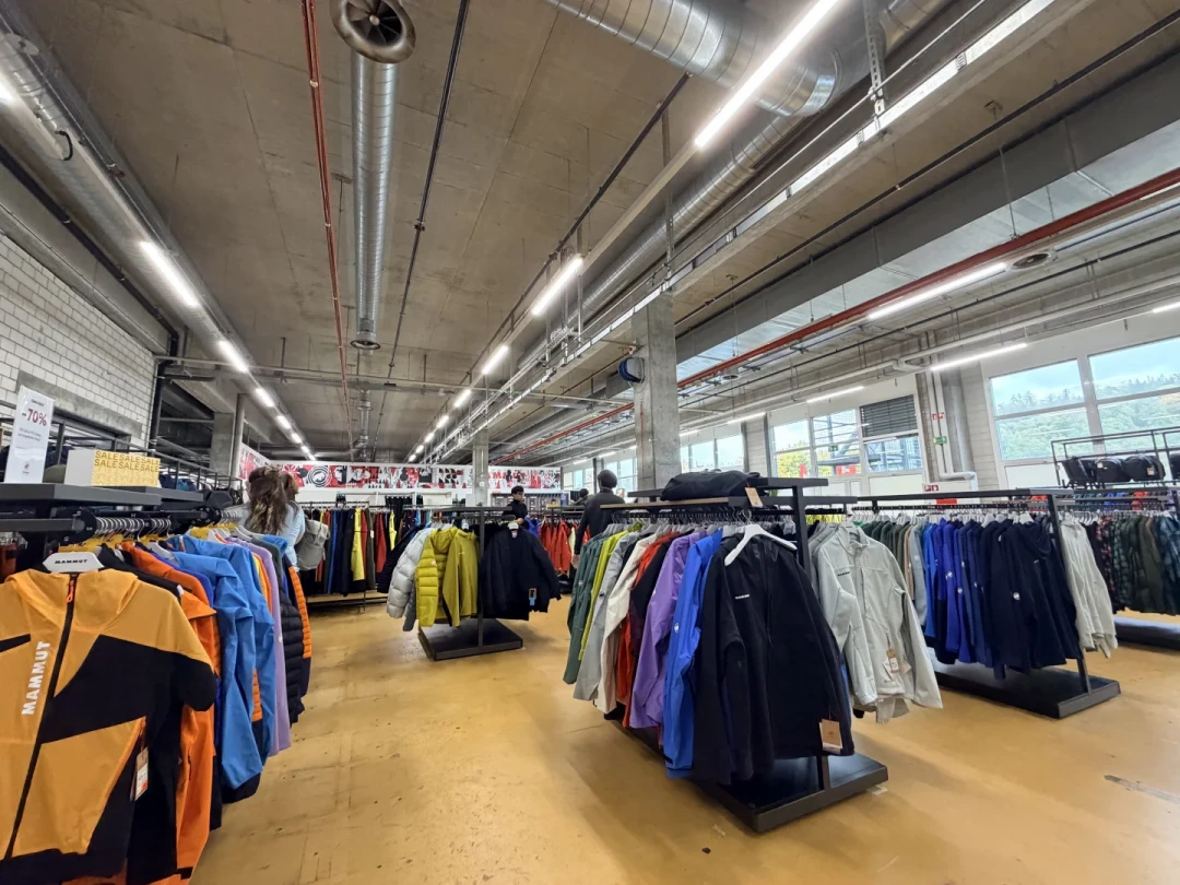周鸿祎3米坠落带火安全带：双11想入猛犸象装备线的新人，先过认证、腰型、寿命三道闸