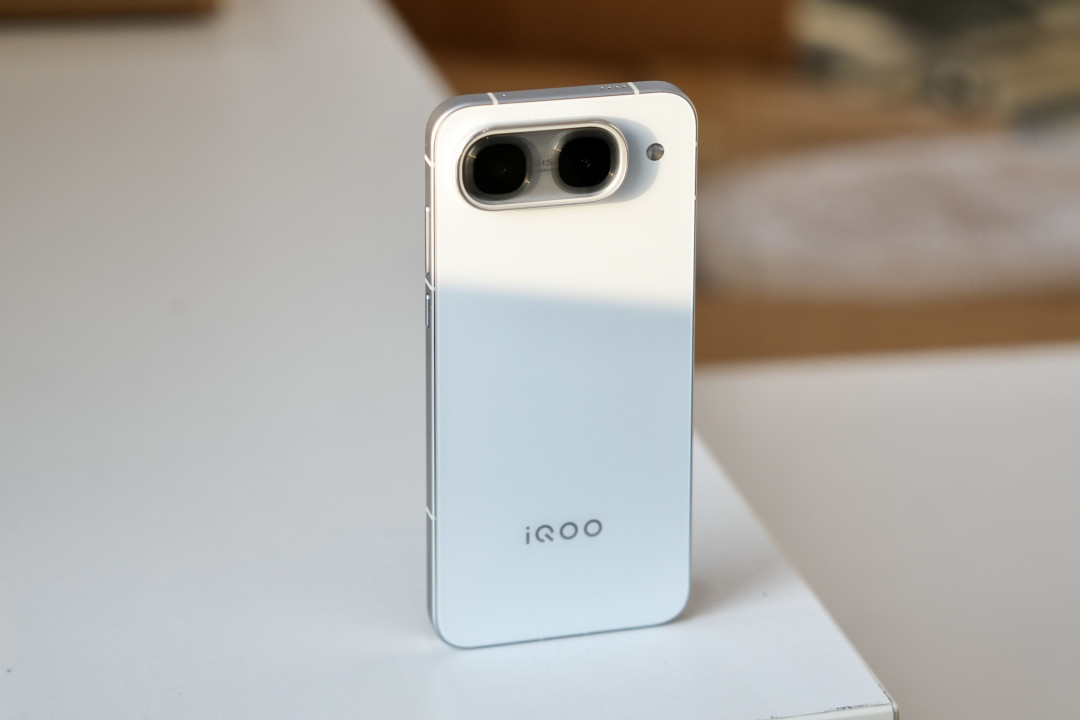 iQOO Neo 有了新后缀,“至尊版”三足鼎立,iQOO Neo11 至尊版上手体验