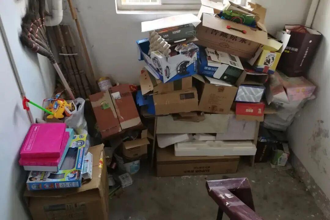 父母家越堆越满,先别急着扔:分清“节俭”还是“病”,再按这五类分扔