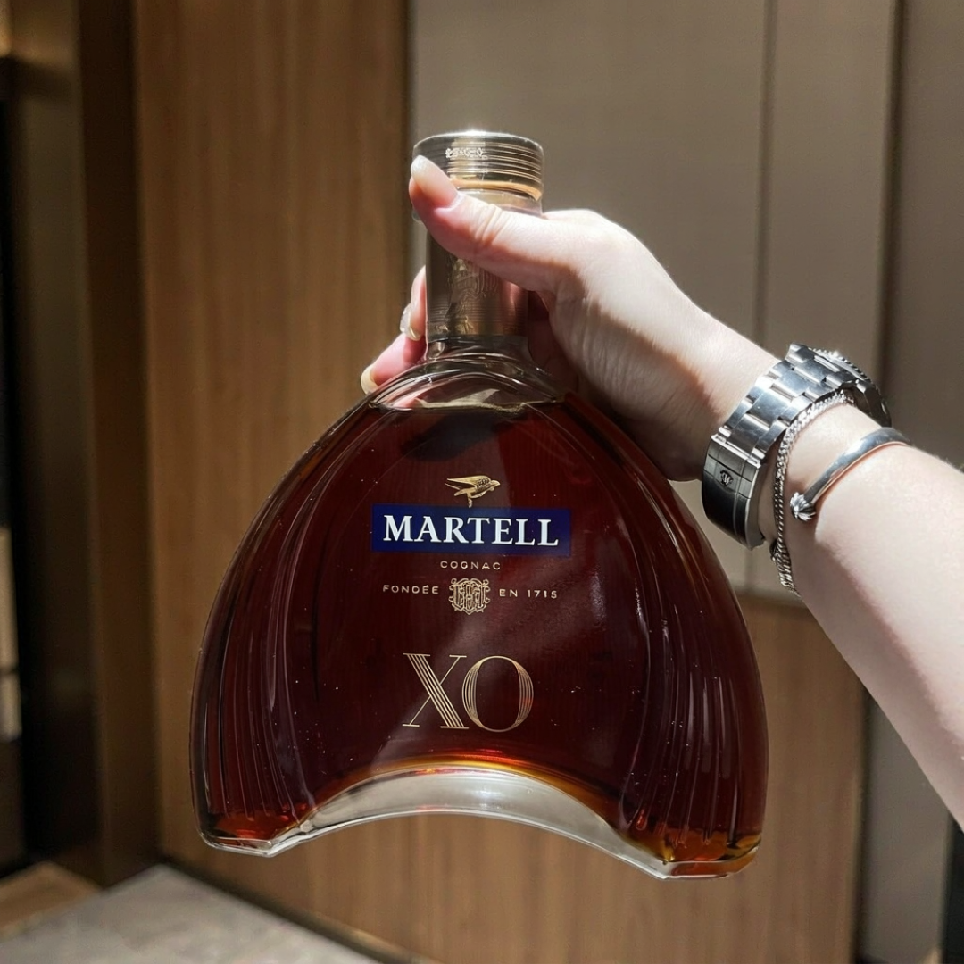 马爹利的喝法正在改变:名仕当口粮、蓝带配雪茄、XO配卤味,双11开席前先看这张喝法地图