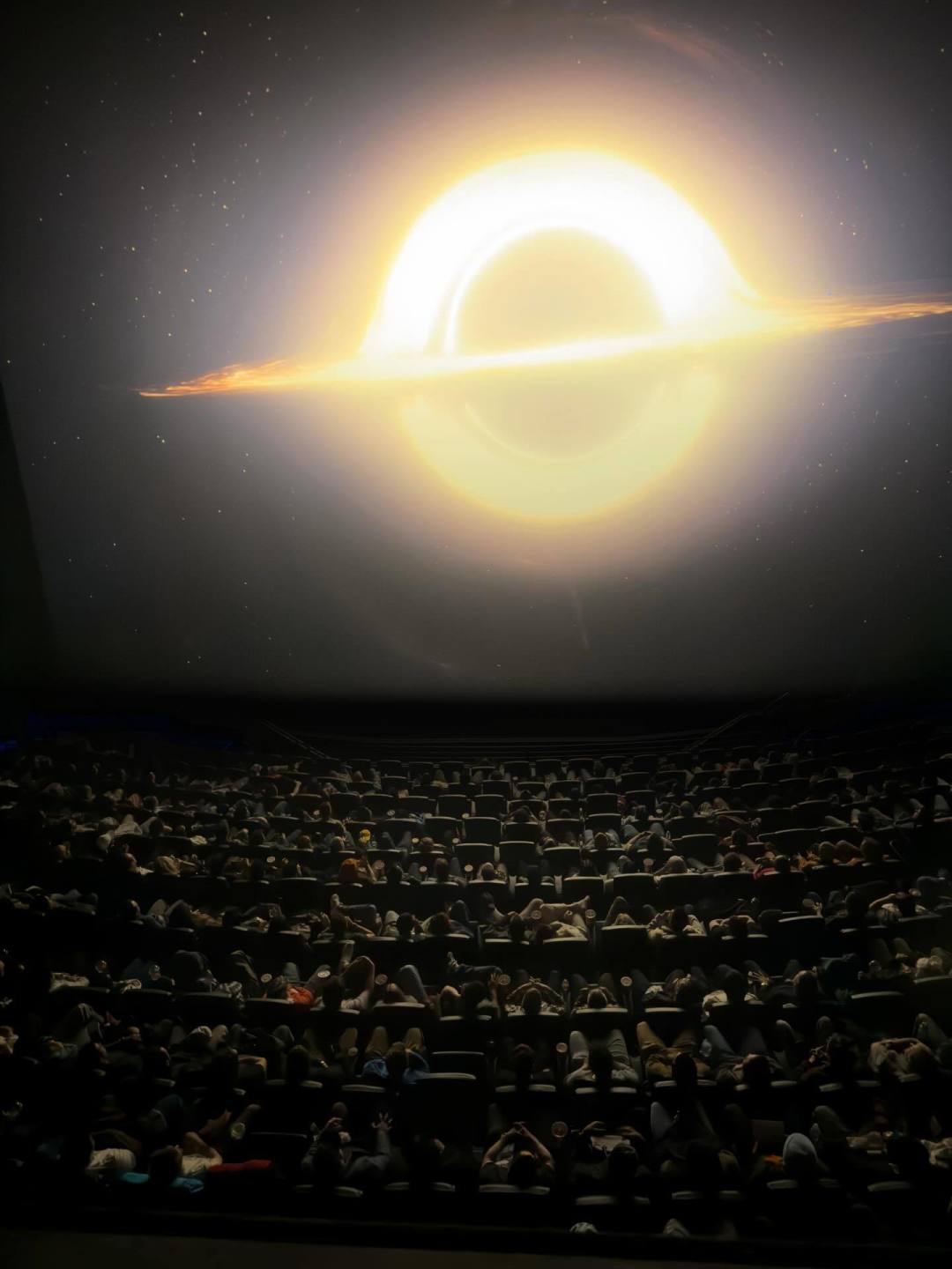 想看《星际穿越》70mm胶片版,大陆影迷得先出国:放映日历与三笔账,看完再决定