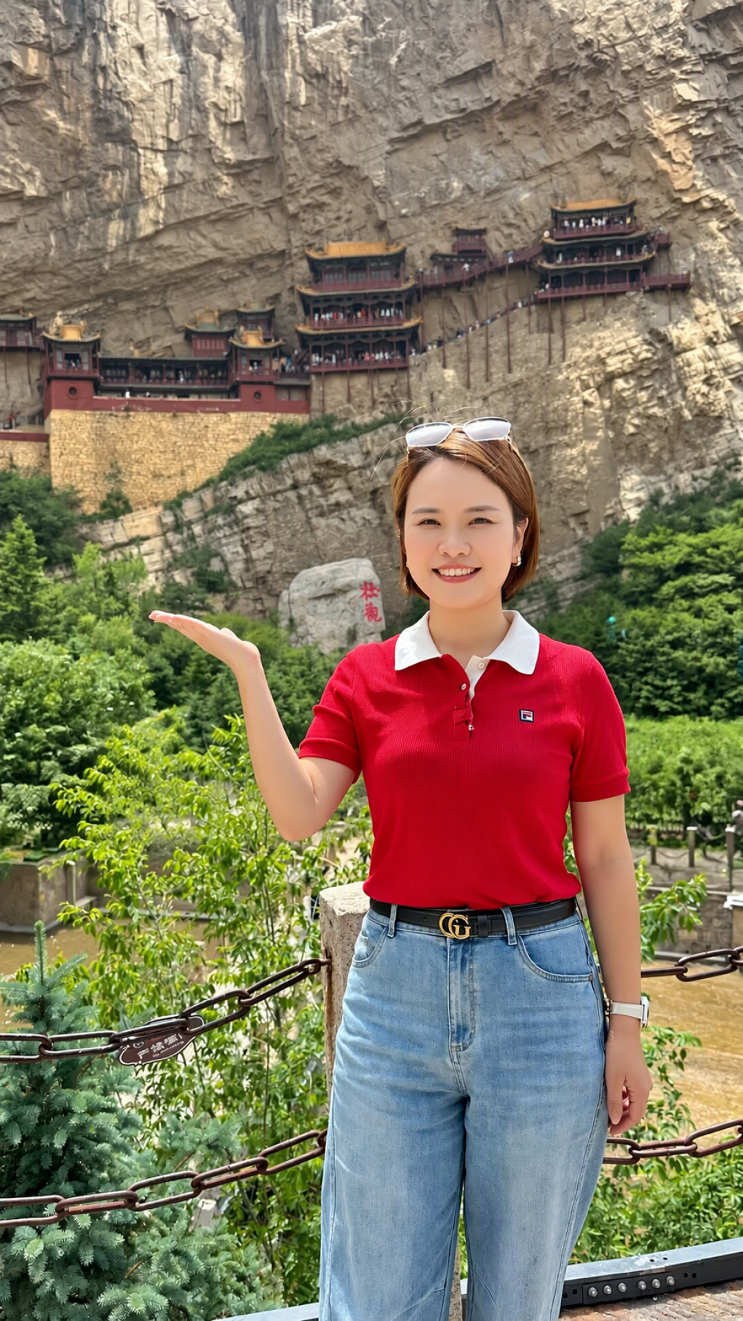崖壁锚固飞梁承重示意（图说）