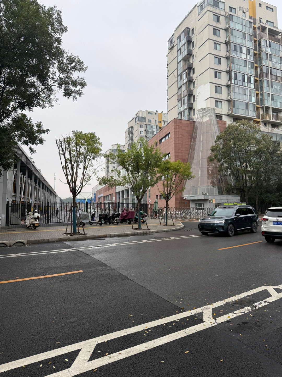 车顶升起那晚,30万买了个移动的家:5万到30万升顶宿营车,三道坎