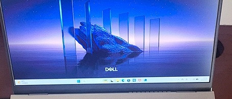 戴尔15首发实测：续航稳大屏爽值吗