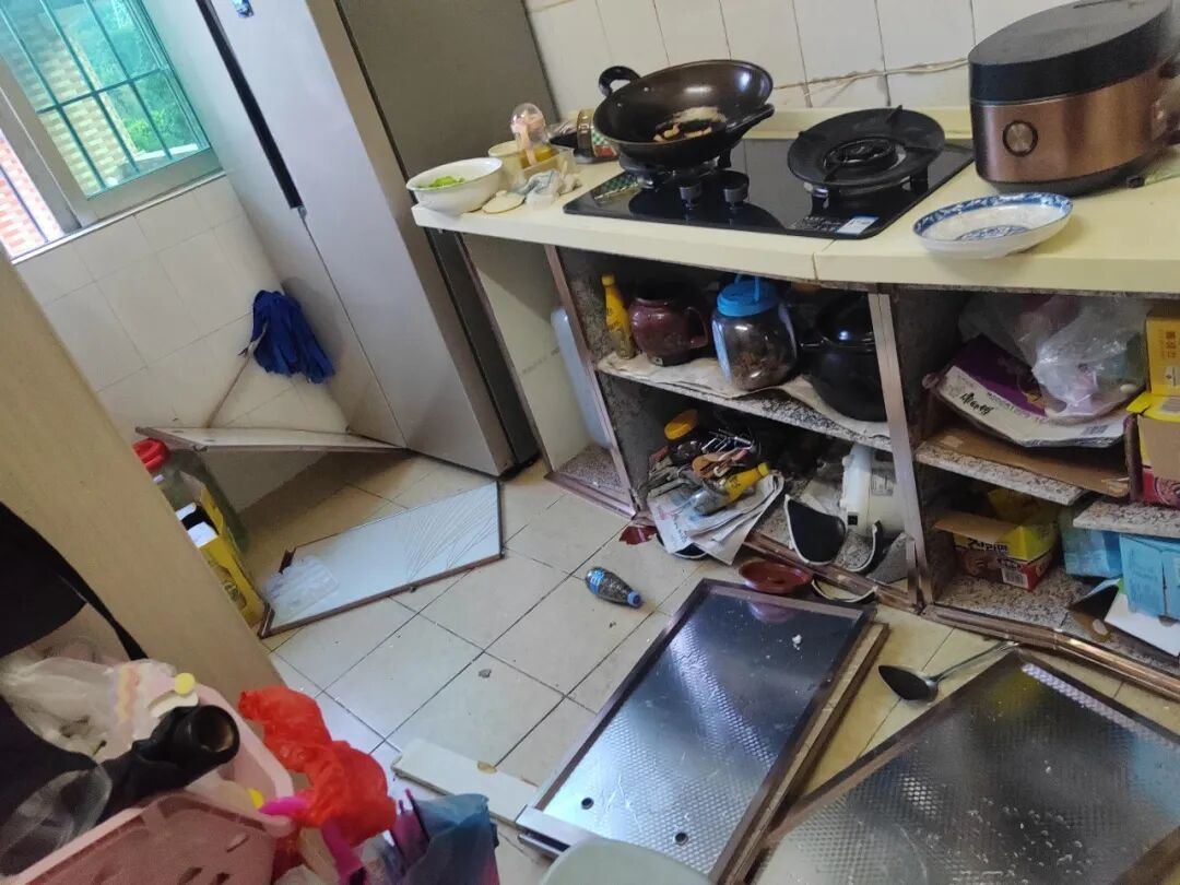 燃气灶闪爆将她撞出一米远，两次调解仍未了；同月一批电烤箱被召回50台：换厨电高峰，先补上“看不见”的两步