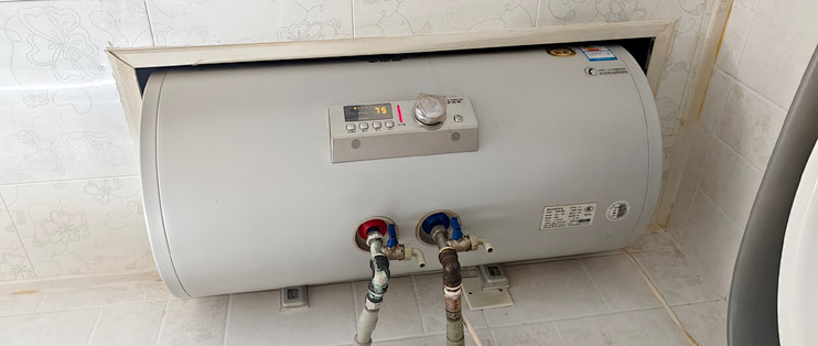 租客怕马桶上方热水器“咔啦”响，这次抽查真把3批次电热水器“防触电”不过关的翻了出来