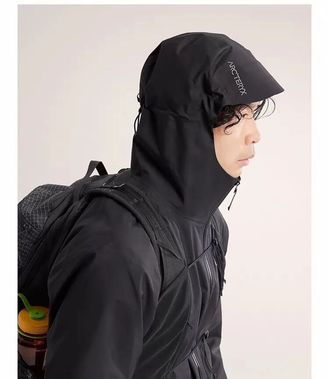GORE-TEX:户外圈传奇的防水膜,源自一次「意外一拽」
