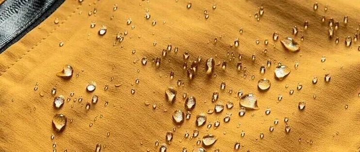 GORE-TEX：户外圈传奇的防水膜，源自一次「意外一拽」