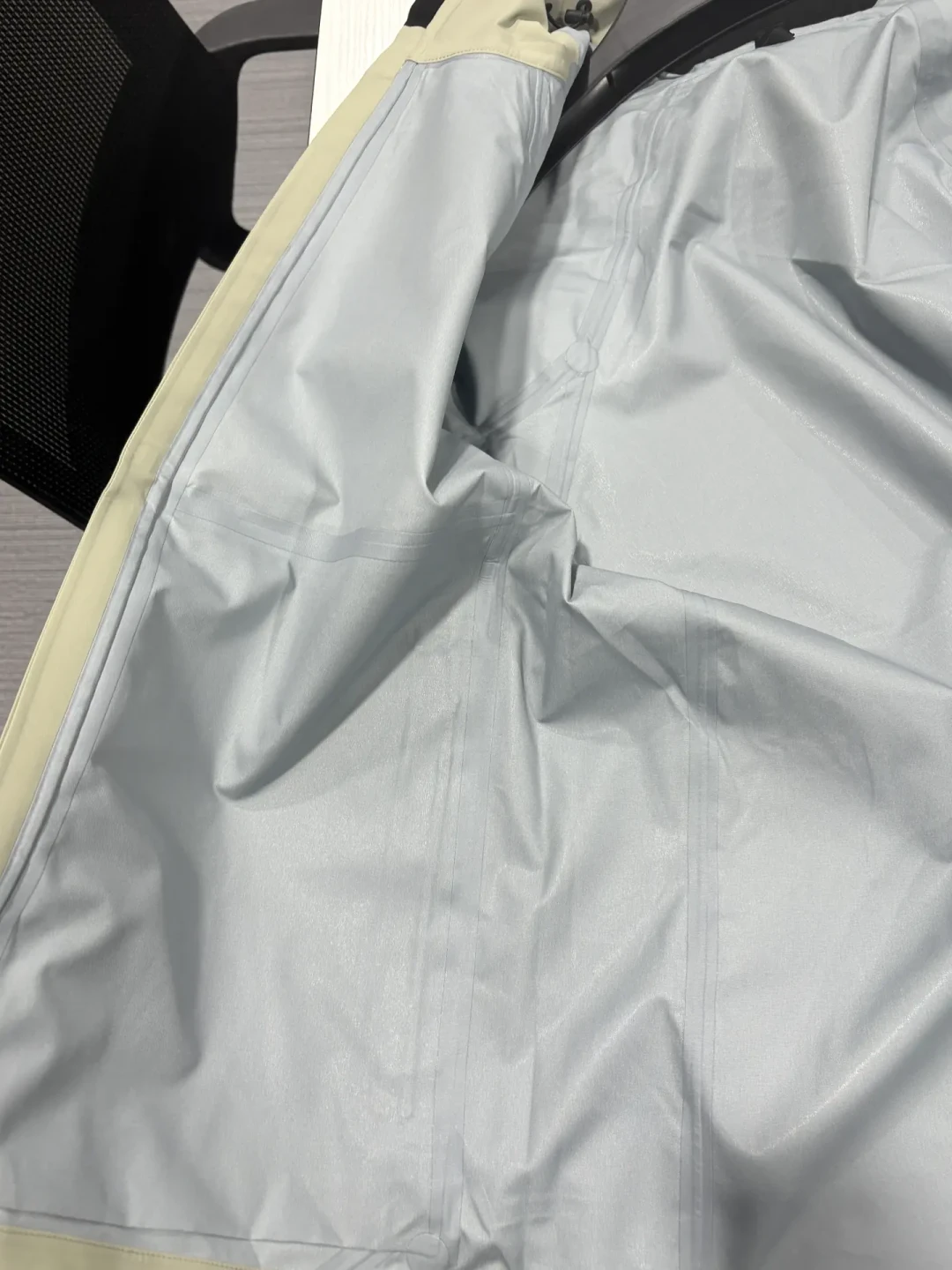 GORE-TEX:户外圈传奇的防水膜,源自一次「意外一拽」