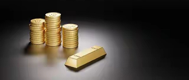 国内金价跌破860元！金店却排起长队，这届老百姓到底在抢什么？